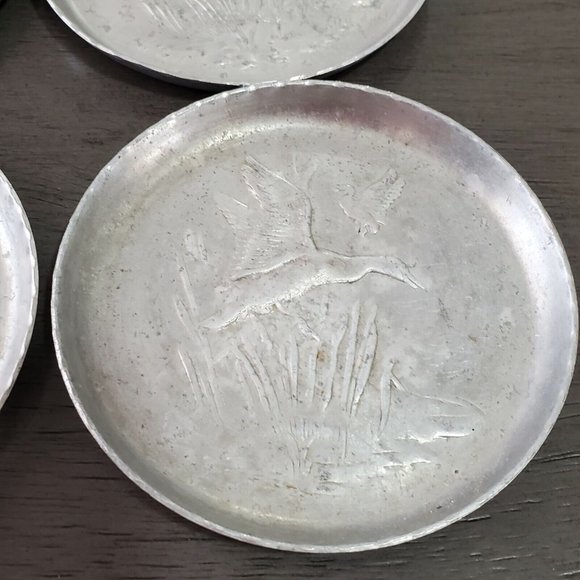 Vintage Everlast Stamped Aluminum Duck Coasters embossed geese flying 1970s - Picture 4 of 7